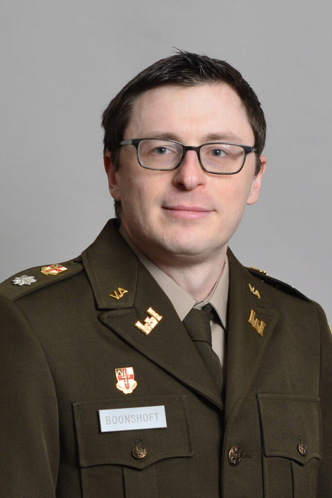 A portrait of Lt. Col. Mark Boonshoft