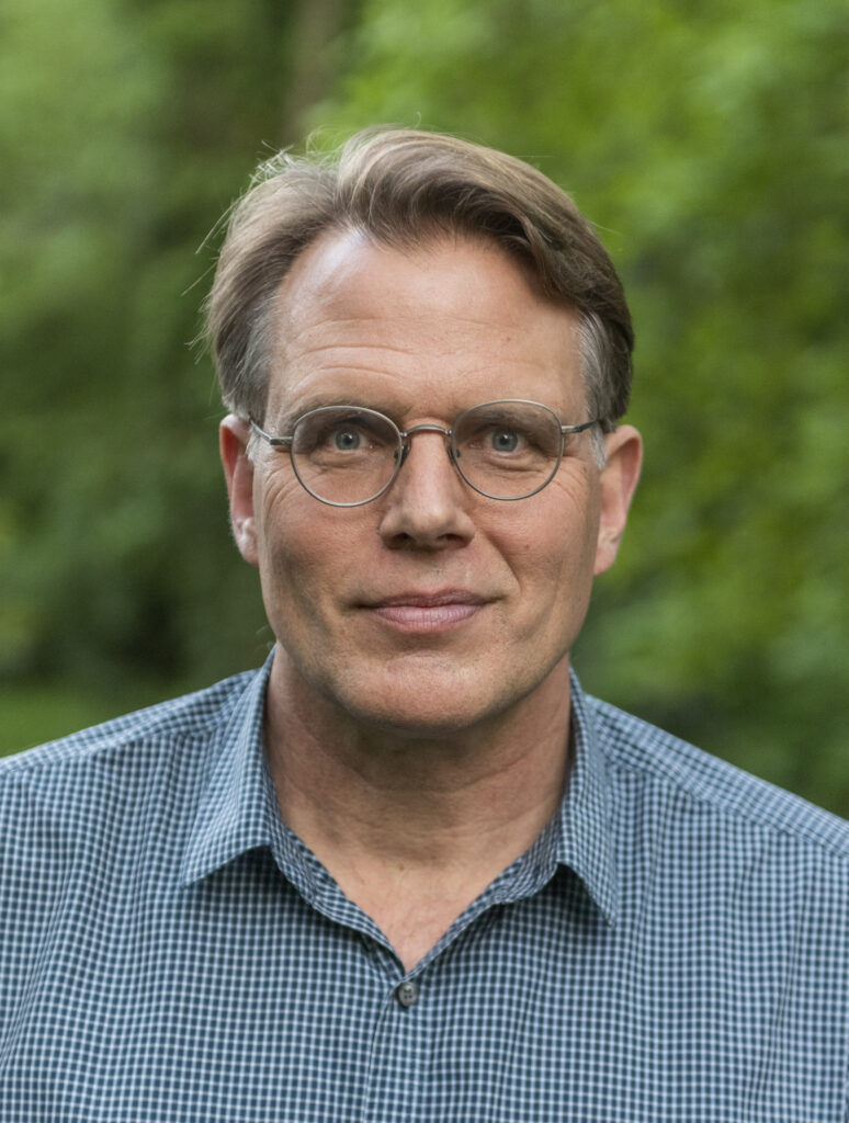 Author Peter Shinkle