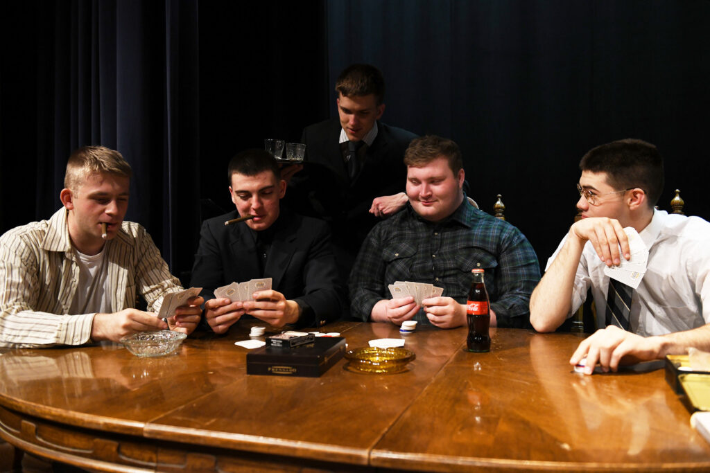 The VMI Community Theatre preforms the Odd Couple.